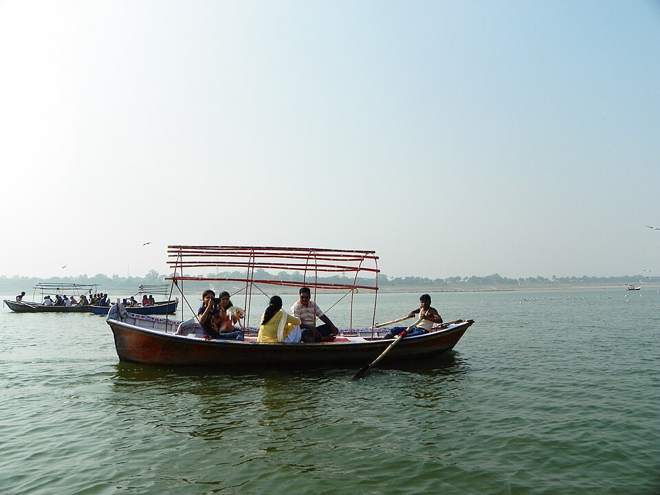 Prayagraj — Holy dip at the Triveni Sangam